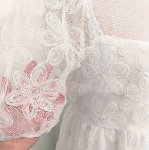 Le Lis Floral Square Neck Puff Sleeve Baby Doll Mini Dress White Large - Picture 6 of 10